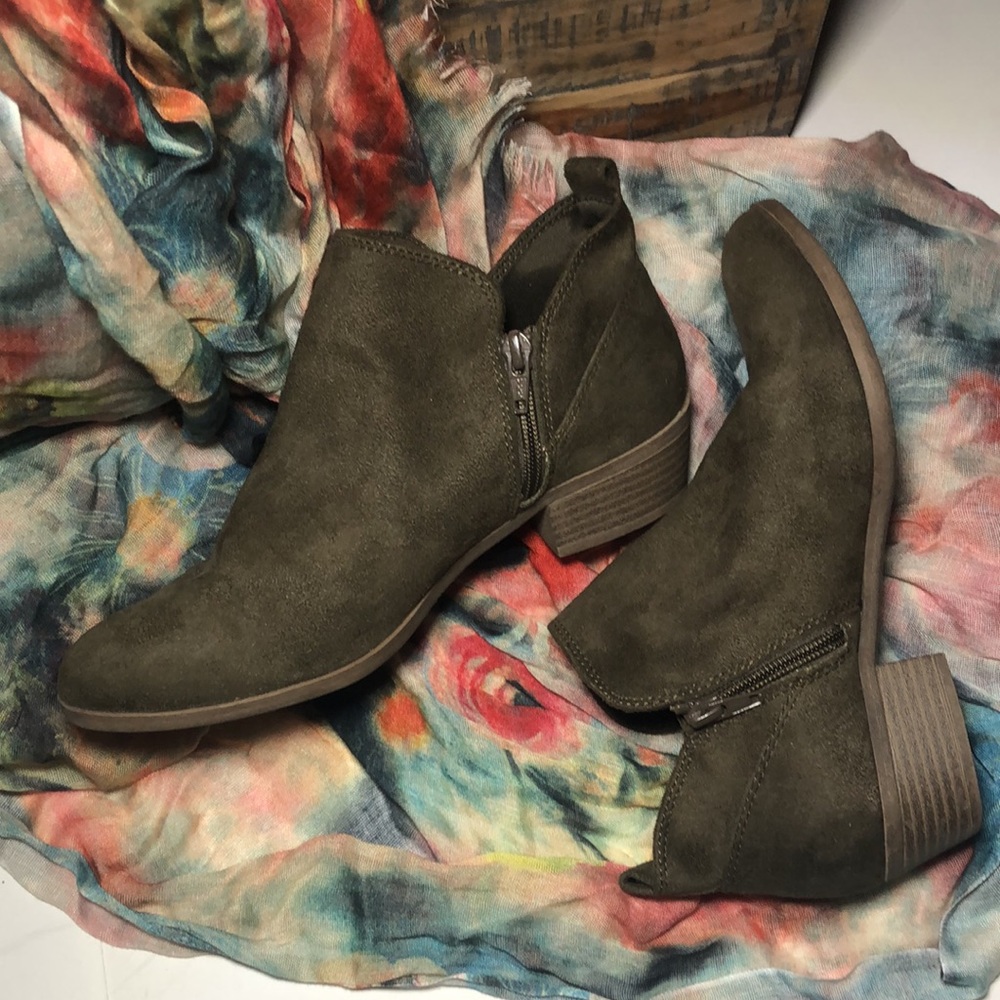 Women’s SO Ankle Boots 8.5